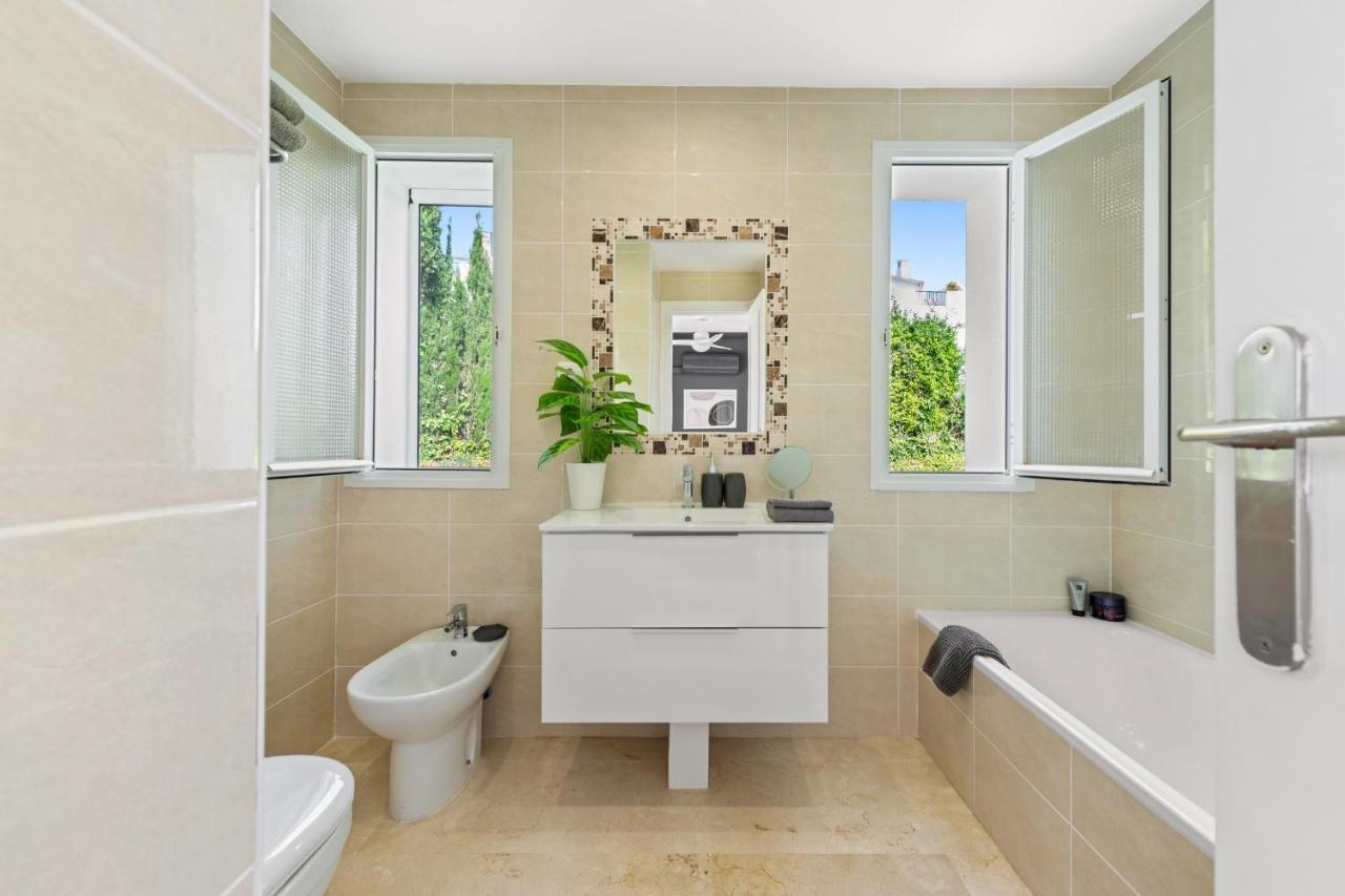 Cozy Townhouse Selwo Villa Estepona Ngoại thất bức ảnh